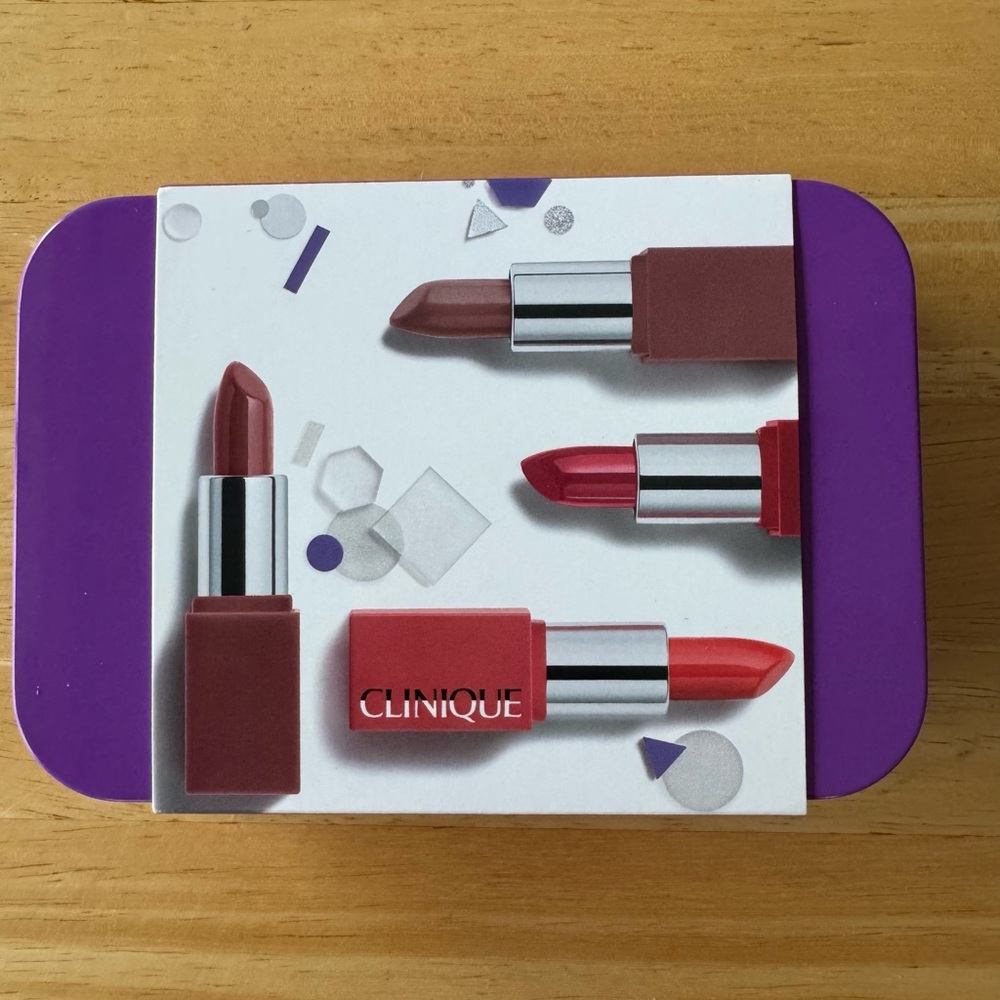 Clinique Lip Out Loud Set - Vibrant Purple Case